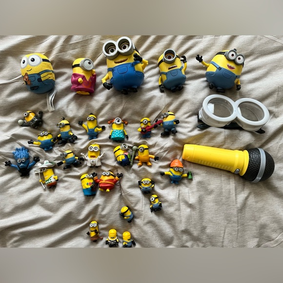 Bundle of Minions toys - Picture 3 of 5